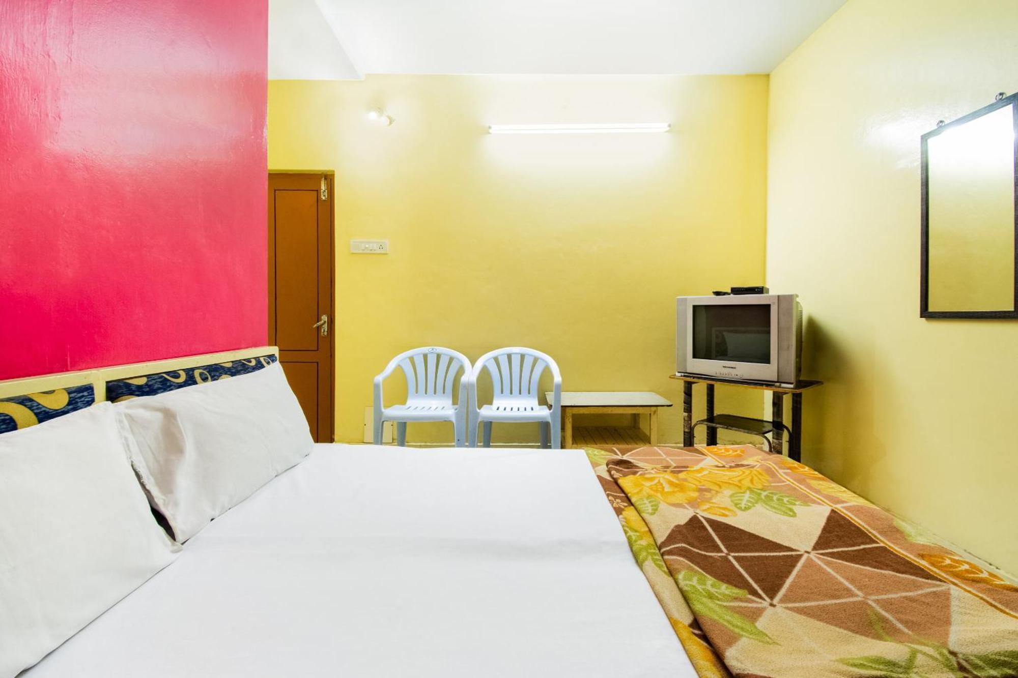 Spot On Sri Ratna Lodge Rājahmundry 外观 照片