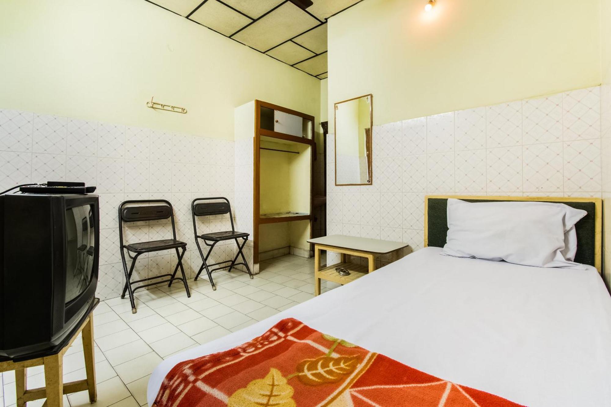 Spot On Sri Ratna Lodge Rājahmundry 外观 照片